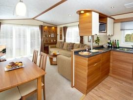 Hoburne Bashley - Holiday Accommodation 203 - Hampshire - 1187300 - thumbnail photo 4