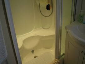 Golden Gate Holiday Centre - Holiday Accommodation 2032 - North Wales - 1187310 - thumbnail photo 3