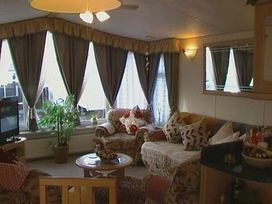 Golden Gate Holiday Centre - Holiday Accommodation 2032 - North Wales - 1187310 - thumbnail photo 4