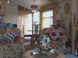 Golden Gate Holiday Centre - Holiday Accommodation 2032 - North Wales - 1187310 - thumbnail photo 6