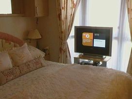 Golden Gate Holiday Centre - Holiday Accommodation 2032 - North Wales - 1187310 - thumbnail photo 9