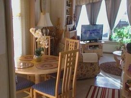 Golden Gate Holiday Centre - Holiday Accommodation 2032 - North Wales - 1187310 - thumbnail photo 11