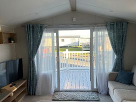 Trecco Bay - Holiday Accommodation 20320 - Somerset & Wiltshire - 1187311 - thumbnail photo 2