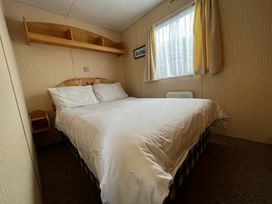 The Bungalow Camp Caravan Park - Holiday Accommodation 20327 - North Wales - 1187313 - thumbnail photo 5