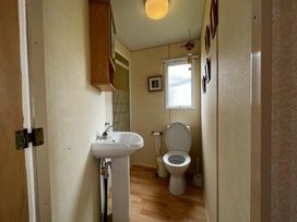The Bungalow Camp Caravan Park - Holiday Accommodation 20327 - North Wales - 1187313 - thumbnail photo 7