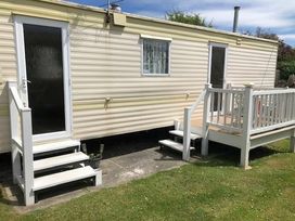 The Bungalow Camp Caravan Park - Holiday Accommodation 20327 - North Wales - 1187313 - thumbnail photo 9