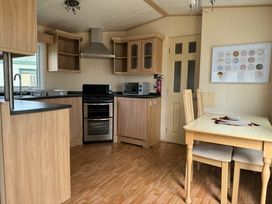 The Bungalow Camp Caravan Park - Holiday Accommodation 20328 - North Wales - 1187314 - thumbnail photo 4