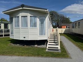 The Bungalow Camp Caravan Park - Holiday Accommodation 20328 - North Wales - 1187314 - thumbnail photo 10