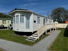 The Bungalow Camp Caravan Park - Holiday Accommodation 20328 - North Wales - 1187314 - thumbnail photo 11