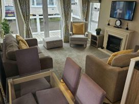 Happy Days Caravan Park - Holiday Accommodation 20333 - North Wales - 1187318 - thumbnail photo 3