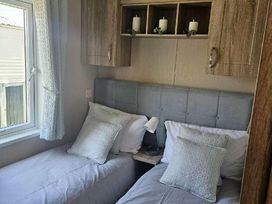 Happy Days Caravan Park - Holiday Accommodation 20333 - North Wales - 1187318 - thumbnail photo 9