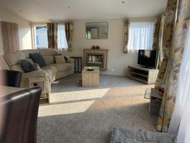 Cayton Bay Caravan Park - Holiday Accommodation 20341 - North Yorkshire (incl. Whitby) - 1187323 - thumbnail photo 3