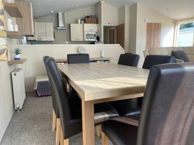 Cayton Bay Caravan Park - Holiday Accommodation 20341 - North Yorkshire (incl. Whitby) - 1187323 - thumbnail photo 4