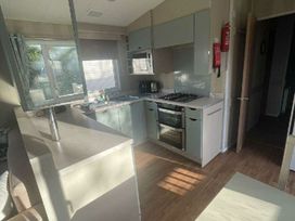 Marton Mere Holiday Village - Holiday Accommodation 20345 - Lake District - 1187327 - thumbnail photo 5