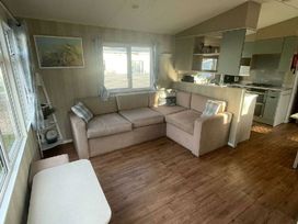 Marton Mere Holiday Village - Holiday Accommodation 20345 - Lake District - 1187327 - thumbnail photo 10