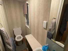 Marton Mere Holiday Village - Holiday Accommodation 20345 - Lake District - 1187327 - thumbnail photo 13