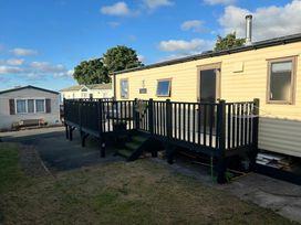 Quay West Holiday Park - Holiday Accommodation 20351 - Mid Wales - 1187331 - thumbnail photo 2