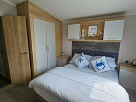 Caister Holiday Park - Holiday Accommodation 20352 - Norfolk - 1187332 - thumbnail photo 7