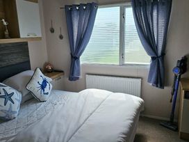 Caister Holiday Park - Holiday Accommodation 20352 - Norfolk - 1187332 - thumbnail photo 8