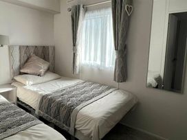 Oakdene Forest Park - Holiday Accommodation 20354 - Hampshire - 1187334 - thumbnail photo 10