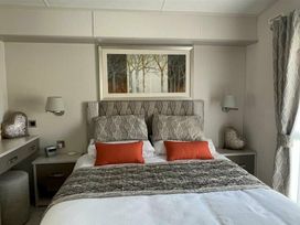Oakdene Forest Park - Holiday Accommodation 20354 - Hampshire - 1187334 - thumbnail photo 13