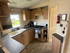 Lyons Robin Hood - Holiday Accommodation 20364 - North Wales - 1187337 - thumbnail photo 5