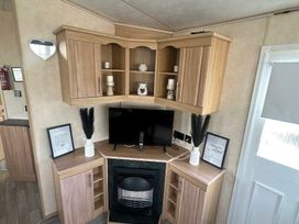 Lyons Robin Hood - Holiday Accommodation 20364 - North Wales - 1187337 - thumbnail photo 6