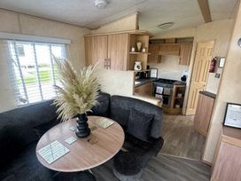 Lyons Robin Hood - Holiday Accommodation 20364 - North Wales - 1187337 - thumbnail photo 9