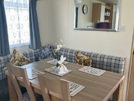 Lyons Robin Hood - Holiday Accommodation 20370 - North Wales - 1187338 - thumbnail photo 2
