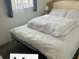 Lyons Robin Hood - Holiday Accommodation 20370 - North Wales - 1187338 - thumbnail photo 6