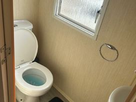 Lyons Robin Hood - Holiday Accommodation 20370 - North Wales - 1187338 - thumbnail photo 7