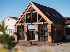 Regent Bay Holiday Park - Holiday Accommodation 20371 - Lake District - 1187339 - thumbnail photo 9