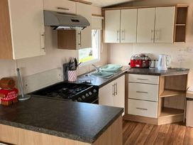 Hayling Island Holiday Park - Meadow Bay Villages - Holiday Accommodation 20391 - Hampshire - 1187343 - thumbnail photo 11