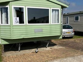 Hayling Island Holiday Park - Meadow Bay Villages - Holiday Accommodation 20391 - Hampshire - 1187343 - thumbnail photo 16