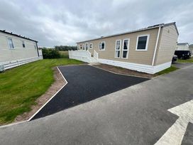 Ty Mawr Holiday Park - Holiday Accommodation 20399 - North Wales - 1187347 - thumbnail photo 13