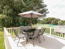 Caldecott Hall Country Park - Holiday Accommodation 20443 - Norfolk - 1187356 - thumbnail photo 2