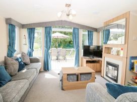 Caldecott Hall Country Park - Holiday Accommodation 20443 - Norfolk - 1187356 - thumbnail photo 7