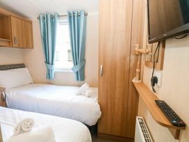 Caldecott Hall Country Park - Holiday Accommodation 20443 - Norfolk - 1187356 - thumbnail photo 16