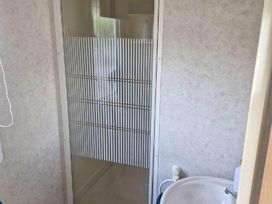 Saron Leisure Caravan Park - Holiday Accommodation 20457 - North Wales - 1187361 - thumbnail photo 18