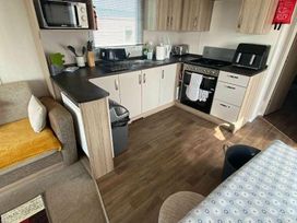 Devon Cliffs Holiday Park - Holiday Accommodation 20460 - Devon - 1187364 - thumbnail photo 2