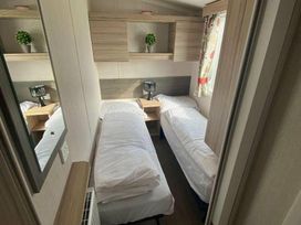Devon Cliffs Holiday Park - Holiday Accommodation 20460 - Devon - 1187364 - thumbnail photo 11
