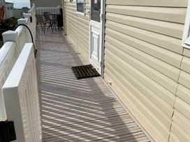 Devon Cliffs Holiday Park - Holiday Accommodation 20460 - Devon - 1187364 - thumbnail photo 15