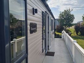 Seashore Holiday Park - Holiday Accommodation 20465 - Norfolk - 1187367 - thumbnail photo 2
