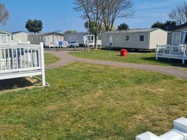 Seashore Holiday Park - Holiday Accommodation 20465 - Norfolk - 1187367 - thumbnail photo 4
