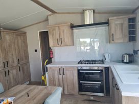 Seashore Holiday Park - Holiday Accommodation 20465 - Norfolk - 1187367 - thumbnail photo 7