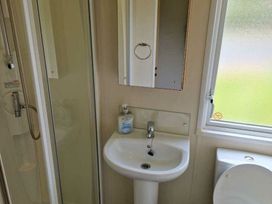 Marton Mere Holiday Village - Holiday Accommodation 20470 - Lake District - 1187369 - thumbnail photo 7