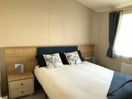 Weeley Bridge Holiday Park - Holiday Accommodation 20473 - Suffolk & Essex - 1187371 - thumbnail photo 12