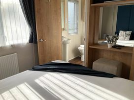 Weeley Bridge Holiday Park - Holiday Accommodation 20473 - Suffolk & Essex - 1187371 - thumbnail photo 14