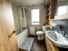 Weeley Bridge Holiday Park - Holiday Accommodation 20473 - Suffolk & Essex - 1187371 - thumbnail photo 18