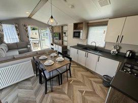 Hafan y Mor Haven - Holiday Accommodation 20481 - North Wales - 1187376 - thumbnail photo 4
